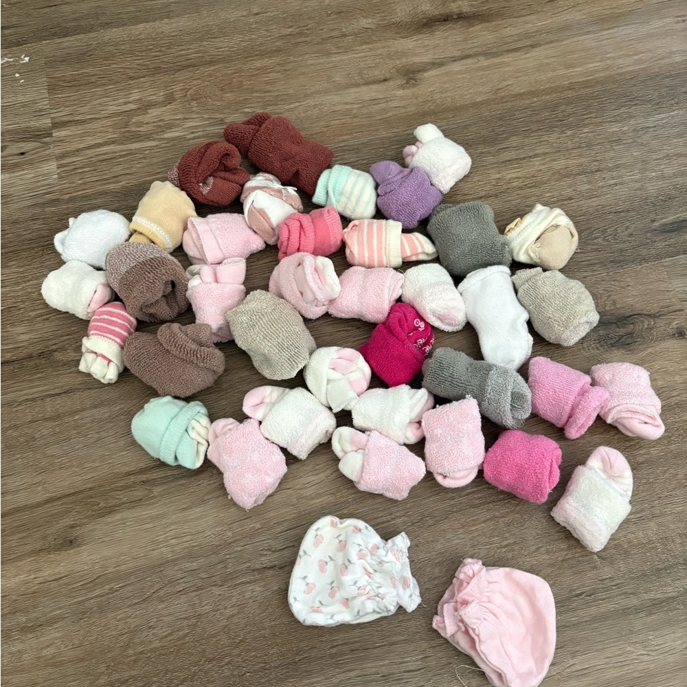 Need gone ASAP Newborn socks